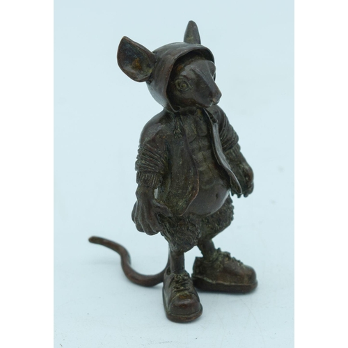 2762 - A Japanese bronze figure of a rat  8cm.