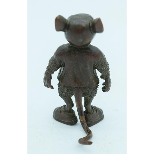 2762 - A Japanese bronze figure of a rat  8cm.