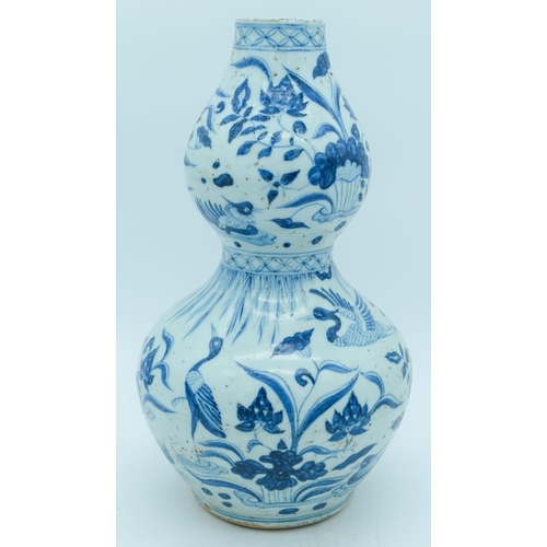 2782 - A Chinese Blue and white Double Gourd vase decorated with Phoenix and birds (34)