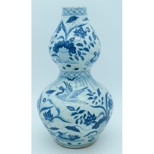 2782 - A Chinese Blue and white Double Gourd vase decorated with Phoenix and birds (34)