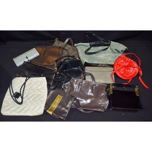 2807 - A collection of handbags, Tote and shoulder bags (12).