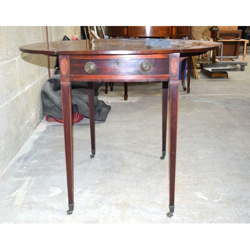 2858 - A George III mahogany shell inlaid drop flat table 91 x 77 x 70 cm.