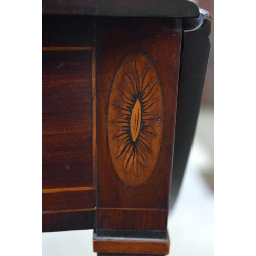 2858 - A George III mahogany shell inlaid drop flat table 91 x 77 x 70 cm.