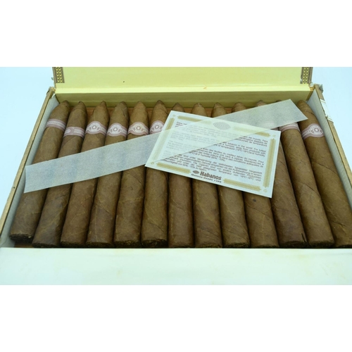 2916 - Montecristo 3 Boxes No 2 Cuban cigars one sealed (67).