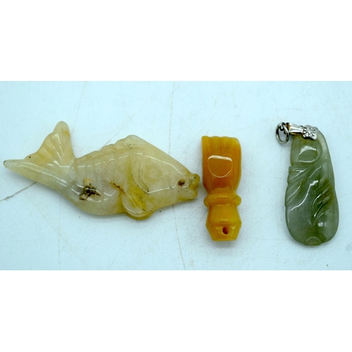 2922 - A collection of Jade and hard stone including a Cockerel , pendants etc (8) 6cm .