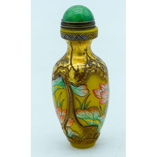 2962 - Chinese Peking glass snuff bottle decorated with gilt 8.5cm.