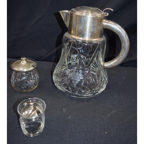 2977 - A collection of Glass items including vases, jugs,   bowls, bob bon dish etc 27 cm (7).