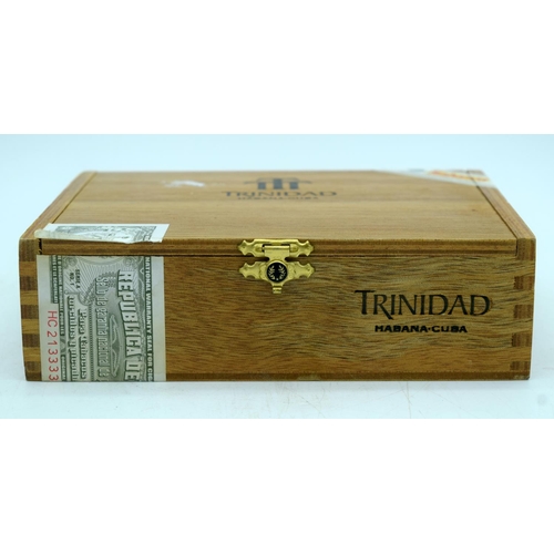 2915 - TTT Trinidad boxed Cuban cigars (24).