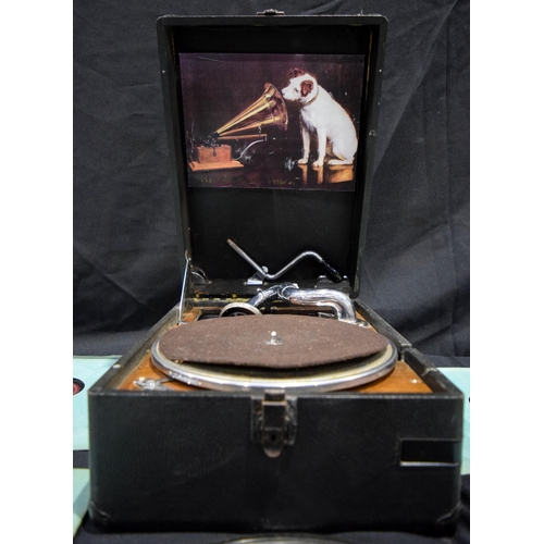 2939 - A Masters voice boxed gramophone and ten 78's records 41 x 16 cm.