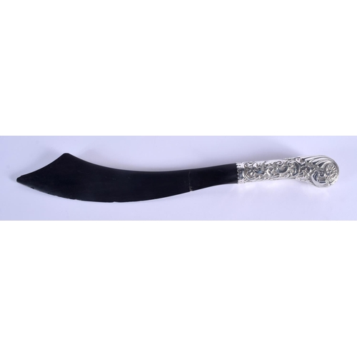 771 - A VICTORIAN SILVER HANDLED PERSIAN SCIMITAR PAGE TURNER. 40 cm long.