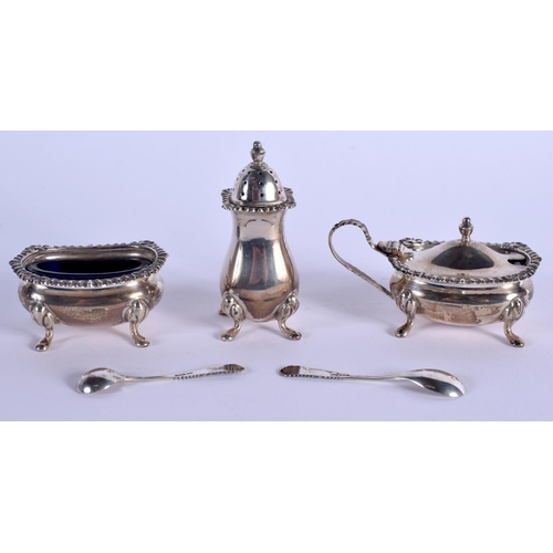 775 - A CASED SILVER CRUET SET. Birmingham 1988. Silver 133 grams. (5)