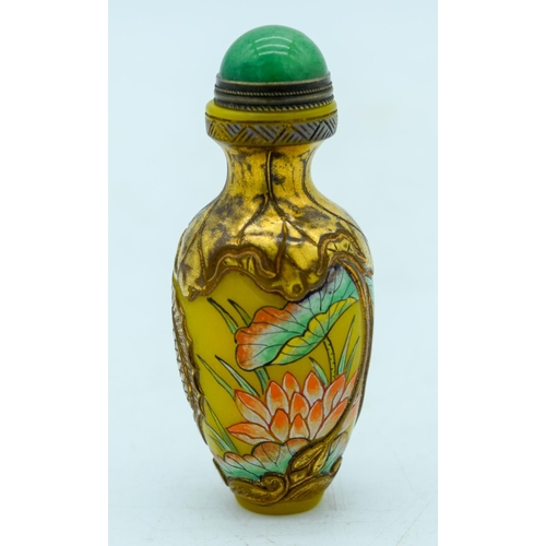 2962 - Chinese Peking glass snuff bottle decorated with gilt 8.5cm.