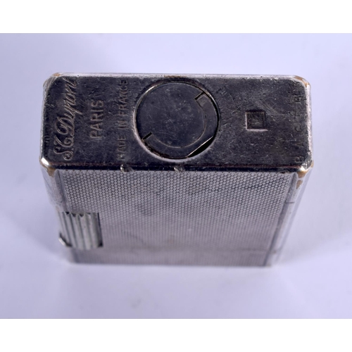 865 - A FRENCH ST DUPONT LIGHTER. 4.5 cm x 3.5 cm.