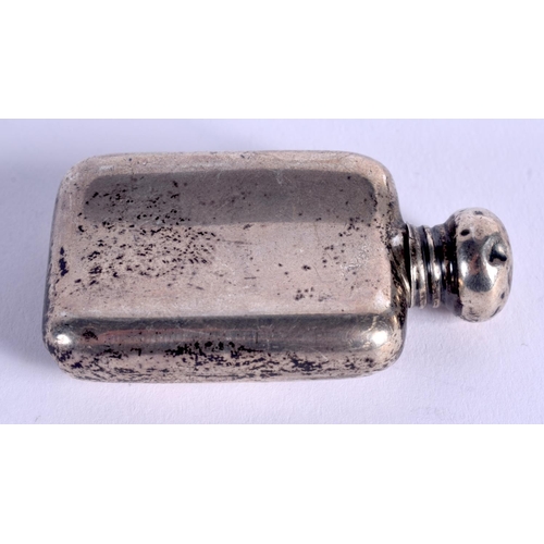 898 - AN ANTIQUE MINIATURE SILVER SCENT BOTTLE. 20 grams. 5 cm x 3.25 cm.