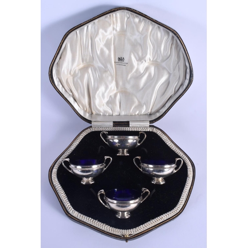 773 - A CASED SET OF ART DECO SILVER SALTS. London 1919. Silver 193 grams. 4 cm x 8 cm. (4)