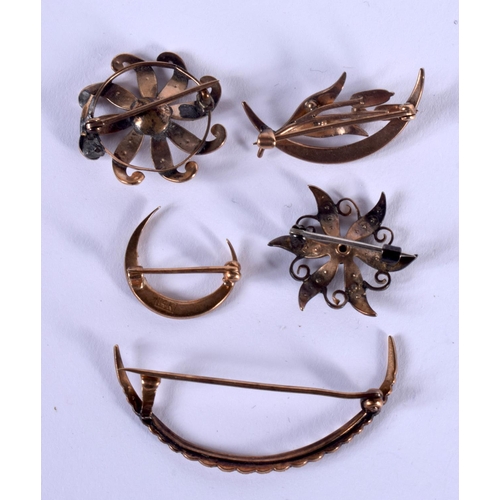 951 - FIVE VICTORIAN 15CT GOLD BROOCHES. 10 grams. (5)