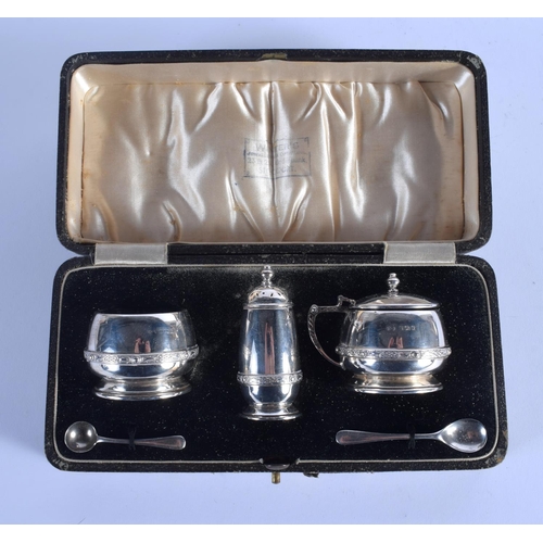 802 - AN ART DECO SILVER CRUET SET. Birmingham 1926 & 1939. Silver 129 grams. (5)