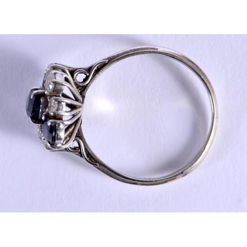 817 - AN ART DECO WHITE GOLD DIAMOND AND SAPPHIRE RING. Q. 5 grams.