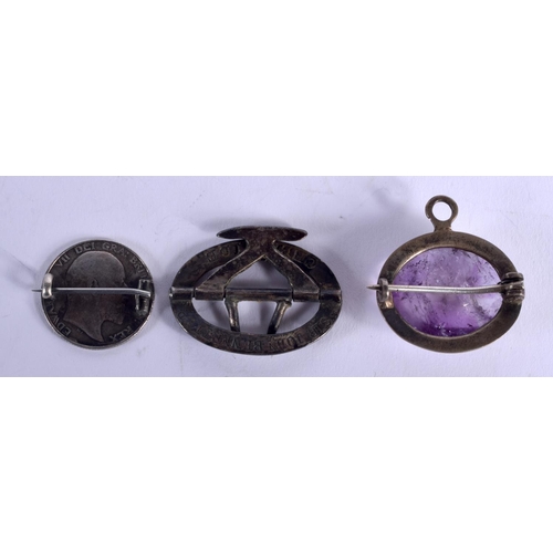 839 - THREE ANTIQUE BROOCHES. Largest 3.5 cm wide. (3)