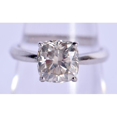 902 - AN 18CT WHITE GOLD AND DIAMOND SOLITAIRE RING of approx 3 cts, G/H colour, Vs2. N.