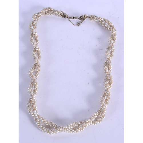 913 - A VINTAGE 18CT GOLD AND SEED PEARL NECKLACE. 40 cm long.