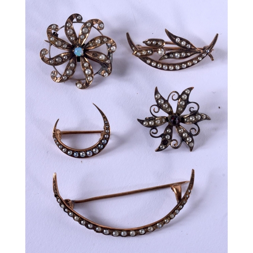 951 - FIVE VICTORIAN 15CT GOLD BROOCHES. 10 grams. (5)