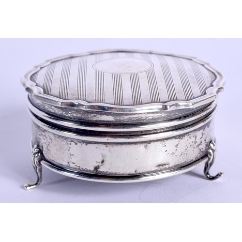 984 - A 1920S SILVER DRESSING TABLE BOX. London 1927. 80 grams. 3.5 cm x 6.5 cm.