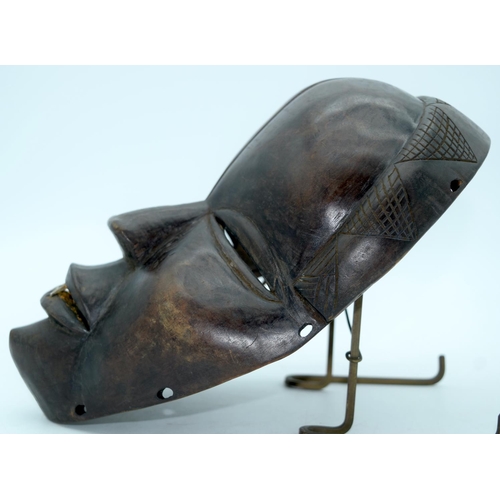 29 - AFRICAN TRIBAL DAN MASK, IVORY COAST / LIBERIA.  27cm x 18cm