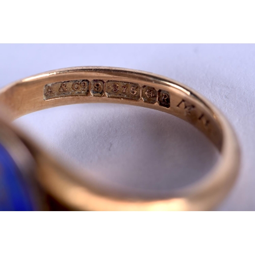 1039 - A VINTAGE 9CT GOLD AND ENAMEL MASONIC RING. 7 grams. O/P.