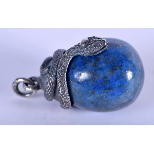 1066 - A VINTAGE SILVER AND LAPIS LAZULI EGG PENDANT. 2.5 cm x 2 cm.