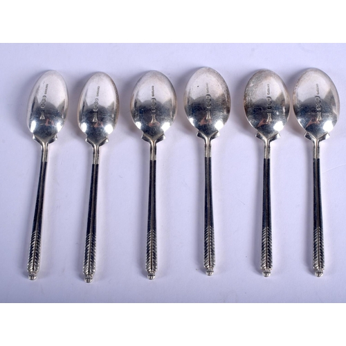 1088 - SIX SILVER SPOONS. Sheffield 1968. 77 grams. 10 cm long. (6)