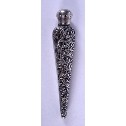 1116 - A VINTAGE SILVER SCENT BOTTLE. 16 grams. 8.5 cm long.