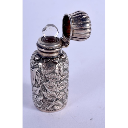 1117 - A VICTORIAN SILVER SCENT BOTTLE. Birmingham 1888. 19 grams. 5 cm x 2 cm.