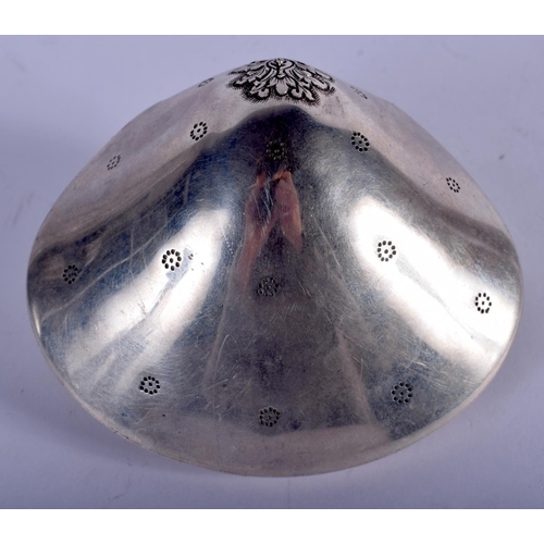 1159 - A CHARMING CONTINENTAL SILVER CLAM SHELL. 159 grams. 11 cm x 9 cm.