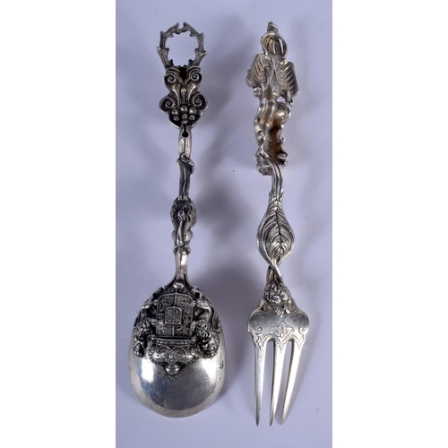 1170 - AN EXTREMELY RARE PAIR OF 18TH/19TH CENTURY CONTINENTAL SILVER UTENSILS of highly unusual form. 254 ... 