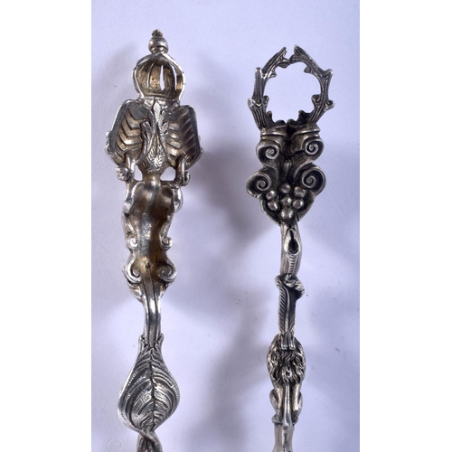 1170 - AN EXTREMELY RARE PAIR OF 18TH/19TH CENTURY CONTINENTAL SILVER UTENSILS of highly unusual form. 254 ... 