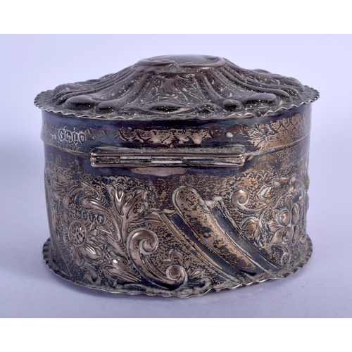 1180 - A VICTORIAN SILVER EMBOSSED BOX. London 1886. 217 grams. 10.5 cm x 7 cm.