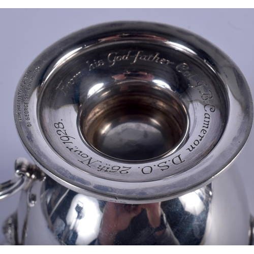 1187 - A CHARMING ART DECO IRISH SILVER MUG. Dublin 1923. 189 grams. 11 cm x  9 cm.