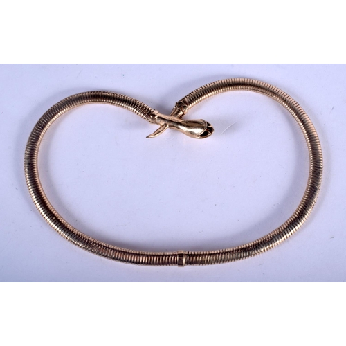 1197 - A VINTAGE 9CT GOLD SNAKE NECKLACE. 33.8 grams. 42 cm long.