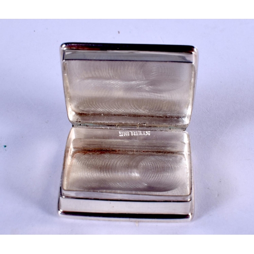 1229 - A SILVER AND ENAMEL PILL BOX. 19 grams. 3 cm x 2.5 cm.