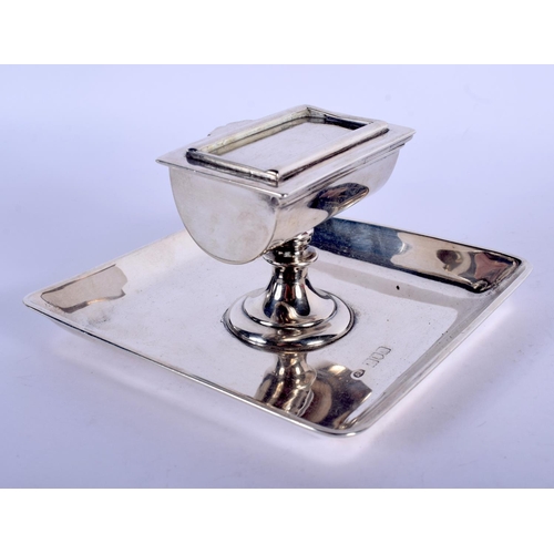 1233 - AN EDWARDIAN SILVER DESK STAND. London 1900. 264 grams. 12 cm x 6 cm.