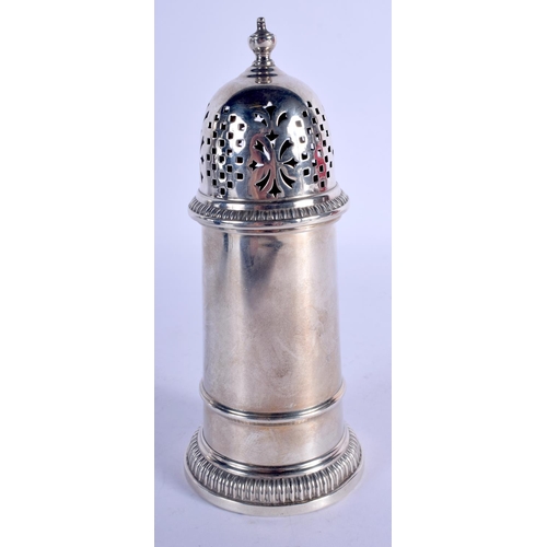 1236 - A 1960S SILVER SUGAR CASTER. Birmingham 1968. 207 grams. 16 cm x 7 cm.