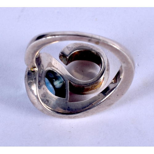 1292 - A SILVER RING. T. 12.5 grams.