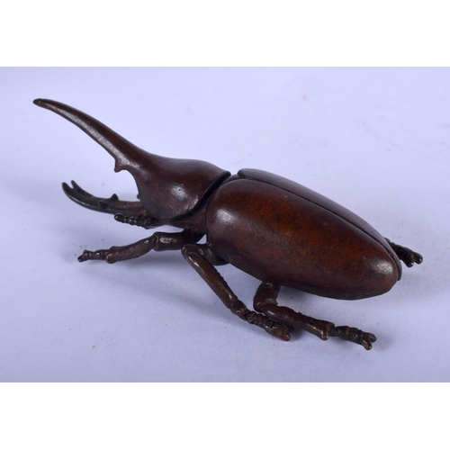 1315 - A JAPANESE BRONZE BEETLE OKIMONO. 8 cm x 2 cm.