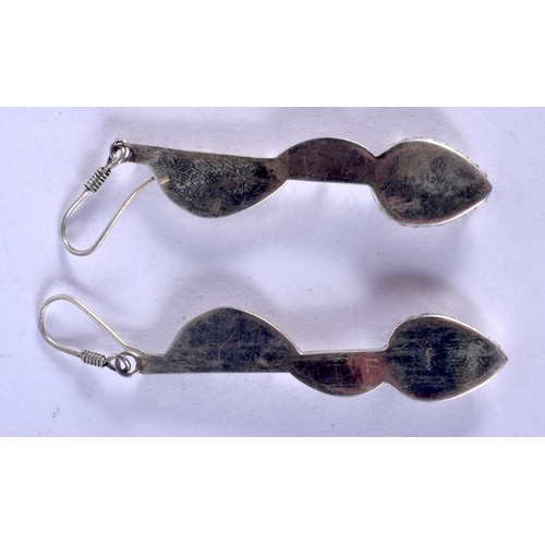 1355 - A PAIR OF SILVER EARRINGS. 12 grams. 5 cm long.