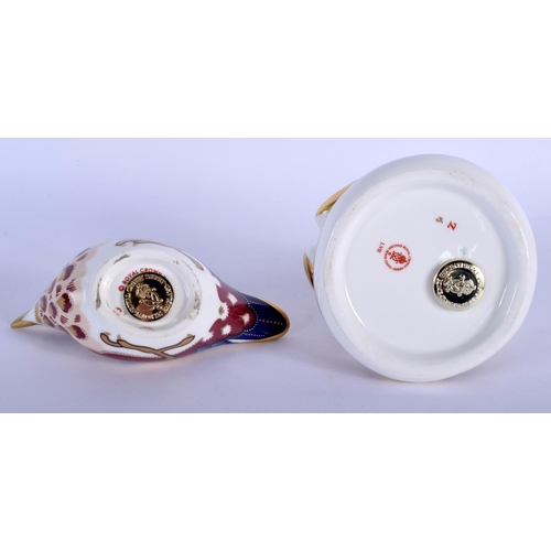 255 - Royal Crown Derby paperweight of a frog and a wren.  6.5cm high (2)