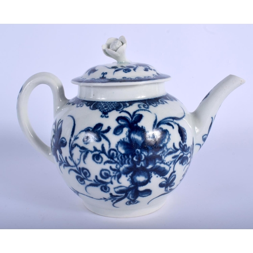 256 - 18th c. Worcester teapot and cover painted with the Mansfield pattern.  16.5cm long and 12.5cm high