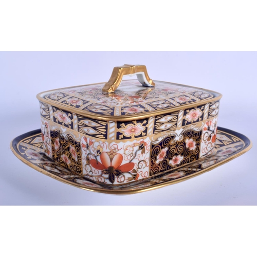 275 - Royal Crown Derby rare box, cover and stand painted with pattern 2451 date code 1914.  Box 14cm long... 