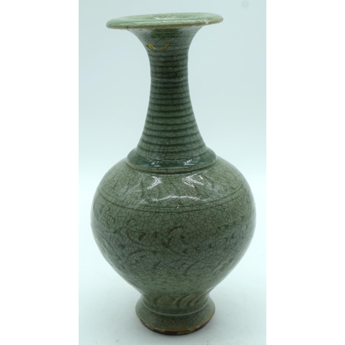 3157 - A Chinese Yaozhou Celadon vase 30cm,