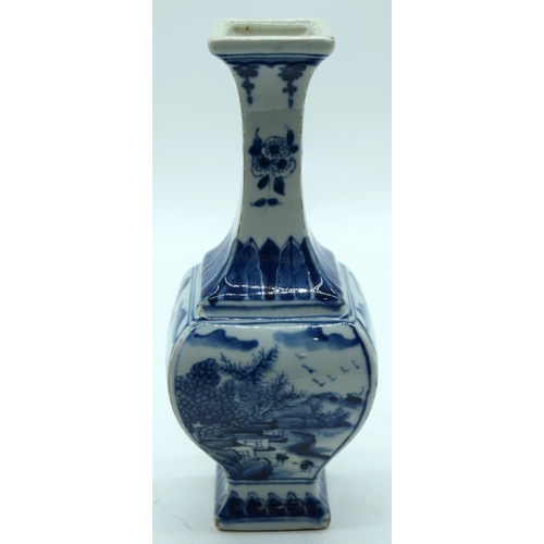 3159 - A Chinese blue and white vase 24cm.